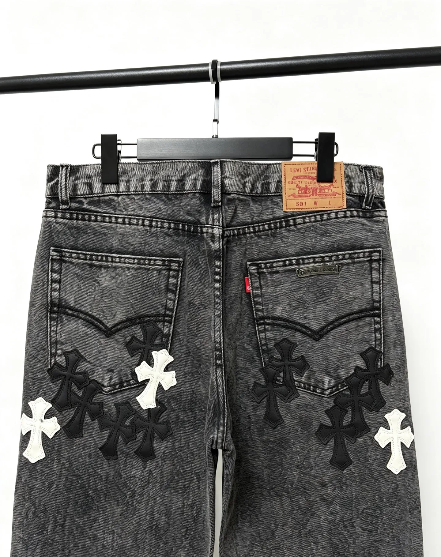 Chrome Hearts Chrome Hearts ， ， ， ， ；Levi’s Classic， 。 ，Classic Black White Genuine Leather ， ， 。 ， ， ， 。 ， ， ， ，Retro 。 Black+Cream White 。 ， ， ， ， ， 。Black White ， ， 。